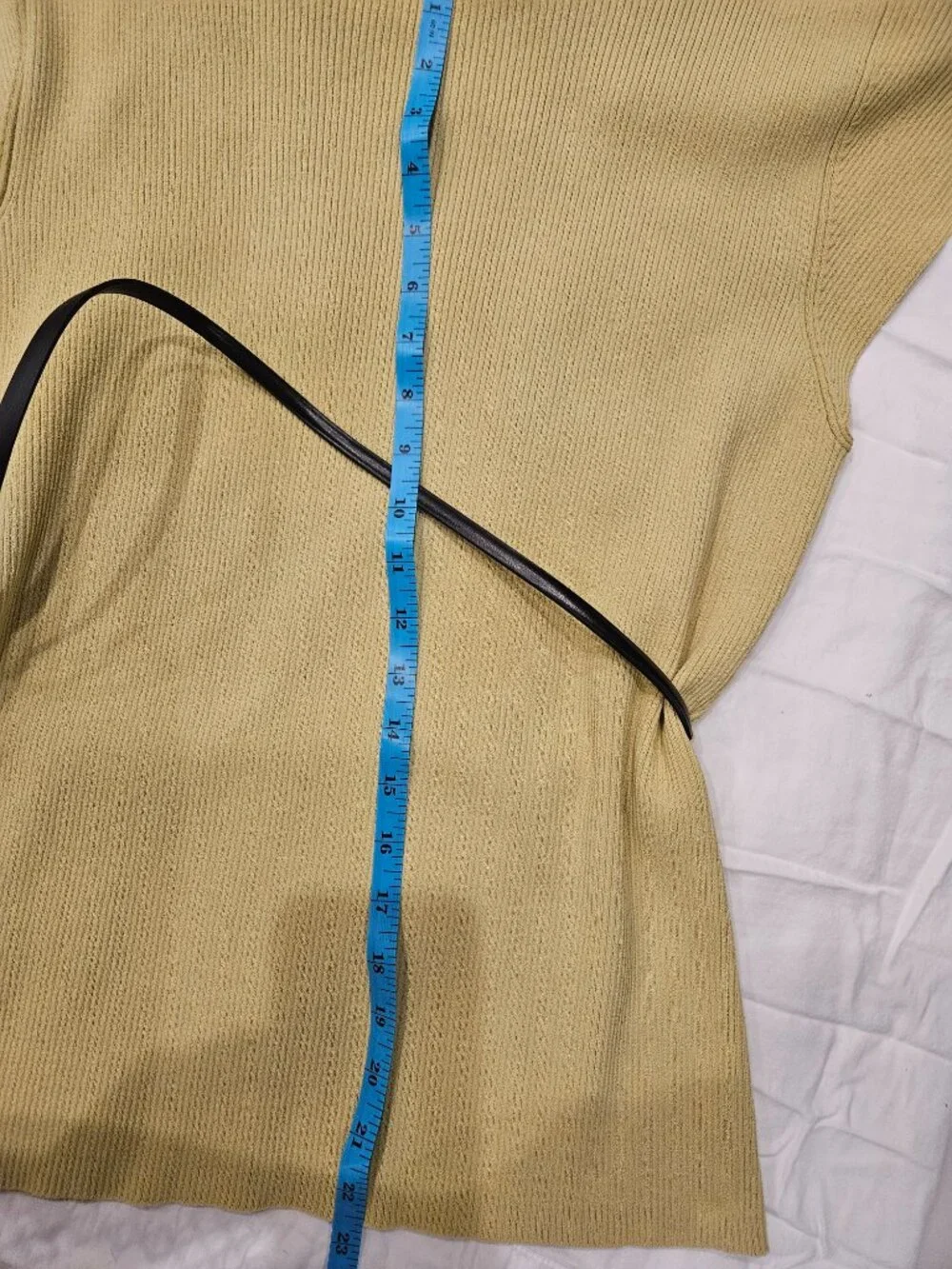 Jones NY XL Short sleeved ribbed knit top.  Chartreuse color